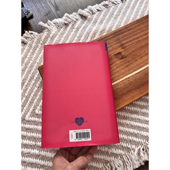 How to End A Love Story a novel by Yulin Kuang - Picture 4 of 4